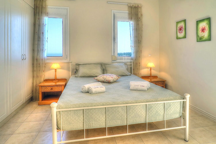 Villa Anemoni - Schlafzimmer mit Doppelbett